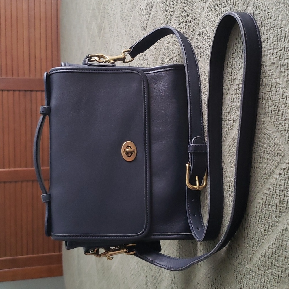 Vintage Coach Court 9870 Navy